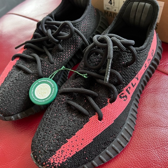 Authentic Yeezy Boost 350 V2 - Picture 3 of 5